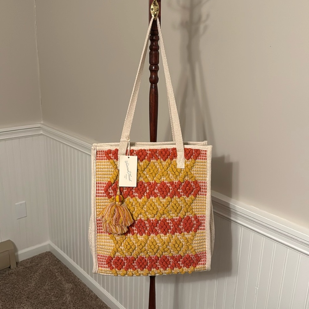 Universal Threads Sunflower crocheted tote